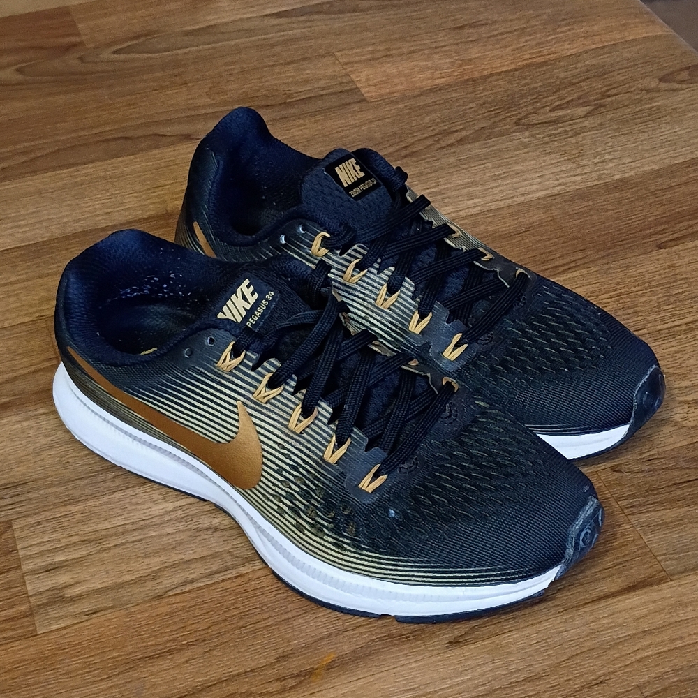 Size 7 - Nike Women's Air Zoom Pegasus 34 Black Metallic Gold